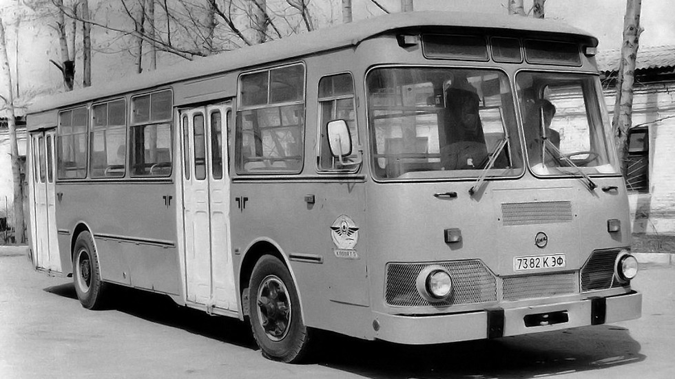 На фото: модернизированная версия ЛиАЗ 677М