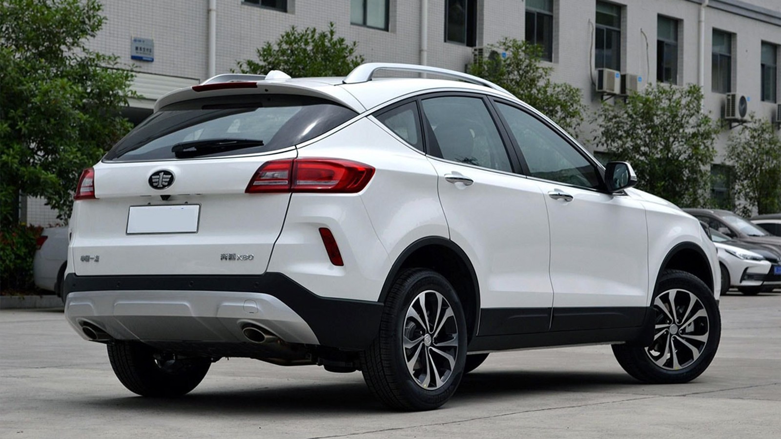 FAW-Besturn-X80-2018-2019-5-min