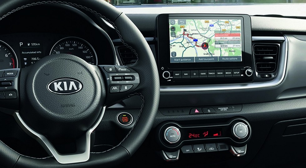 Kia обновила родственный «другому» Rio паркетник Stonic: гибрид и сцепление по проводам