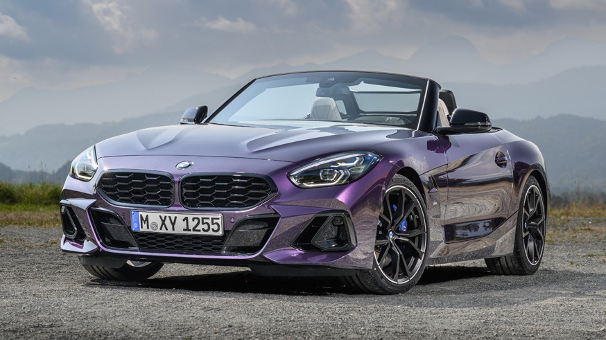 На фото: обновлённый родстер BMW Z4