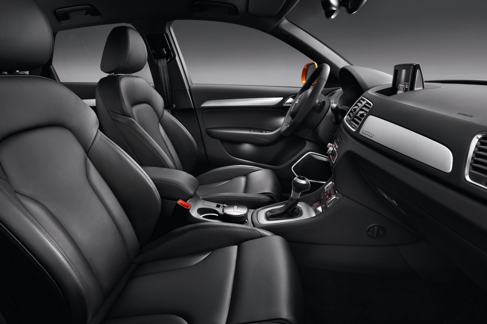 Интерьер Audi Q3 2.0 TDI quattro (8U) '2011–15