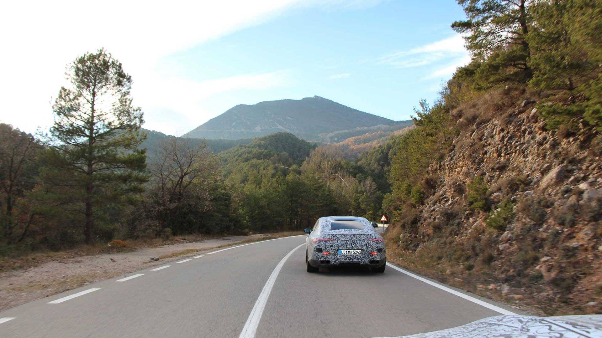 mercedes-benz-amg-gt-coupe-teaser-2