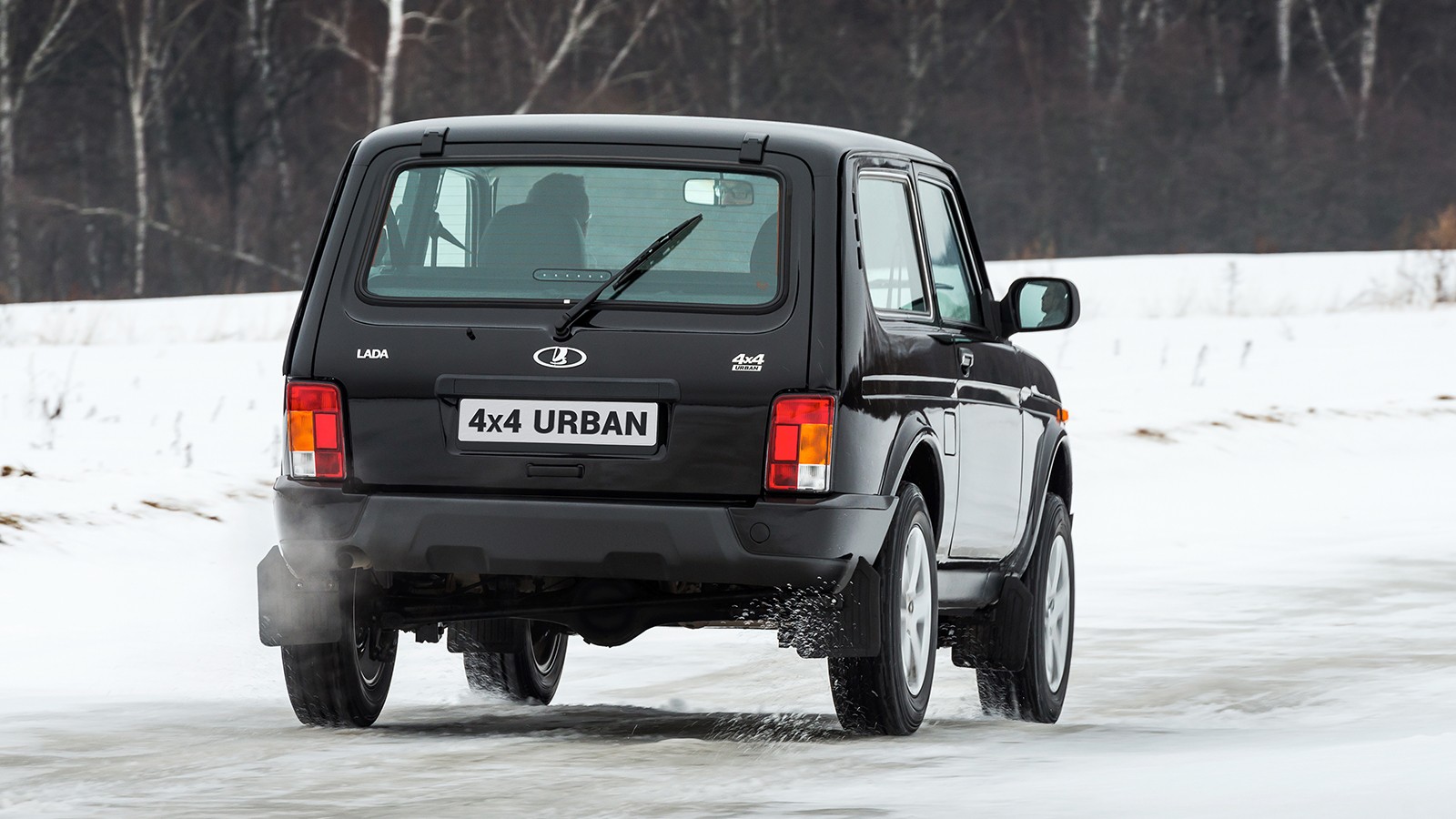 Семейство Lada 4x4 оснащается двигателем 1.7 литра мощностью 83 л.с.