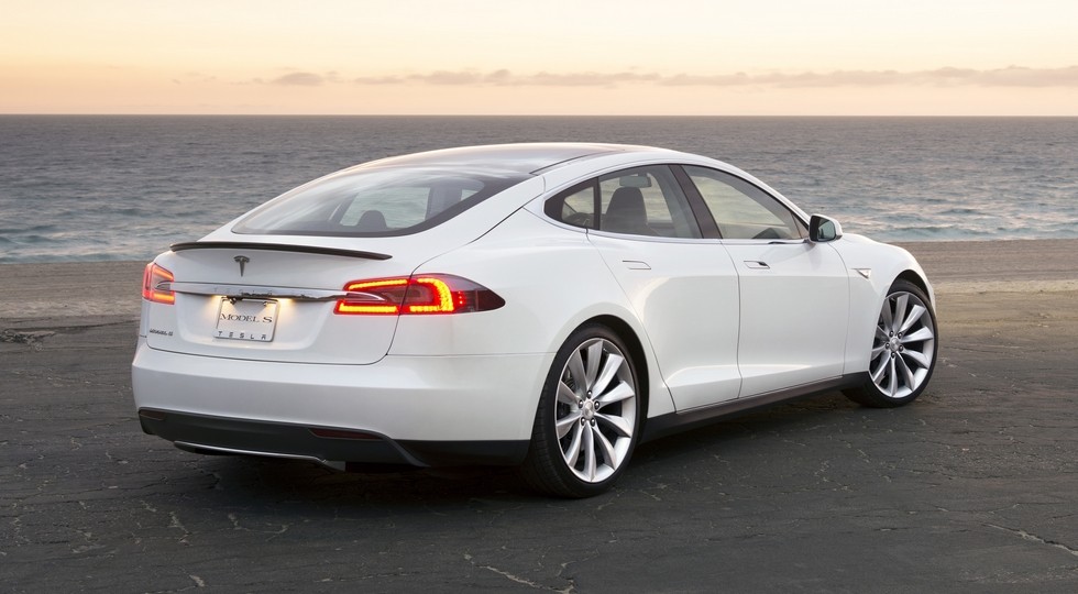 На фото: Tesla Model S'2012–15