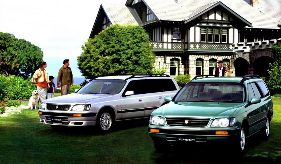 На фото: Nissan Stagea '1996–1998