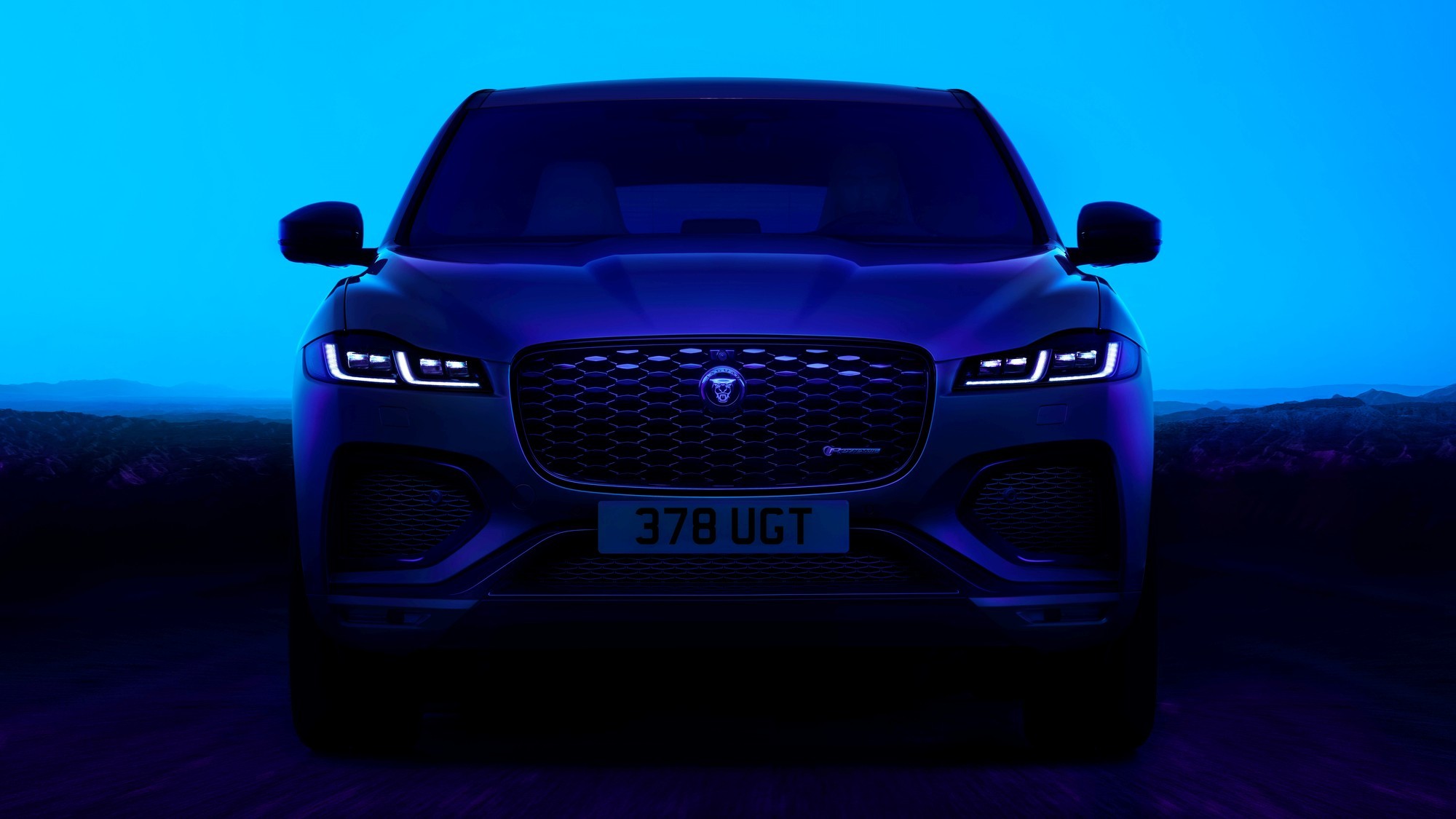 Обновлённый Jaguar F-Pace: комплектации стали богаче, а гибрид — более  дальнобойным | Курский автомобильный портал NewAuto46.ru