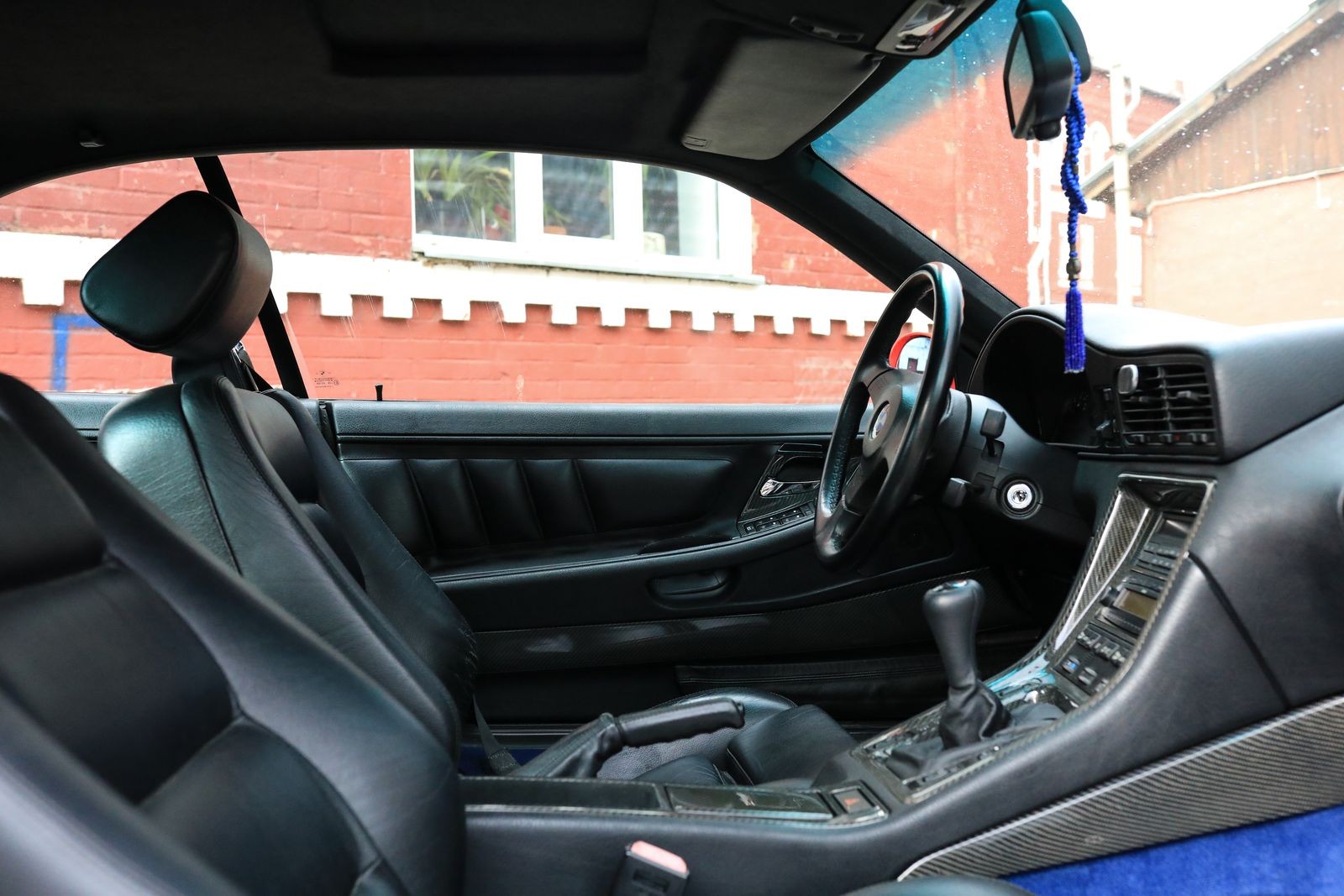 V12, подруливающая задняя ось и полмашины запчастей: опыт владения BMW 850 CSi