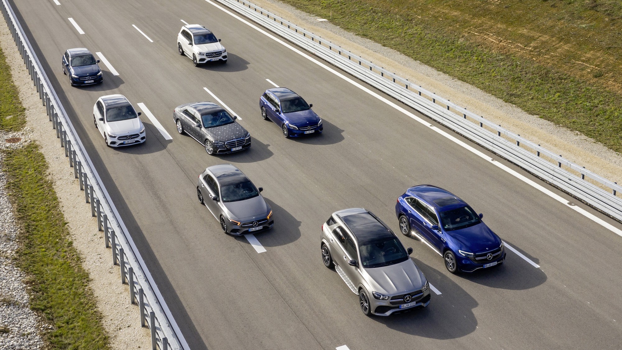 Компания Mercedes-Benz получила одобрение на запуск автопилота 3 уровня в Германии