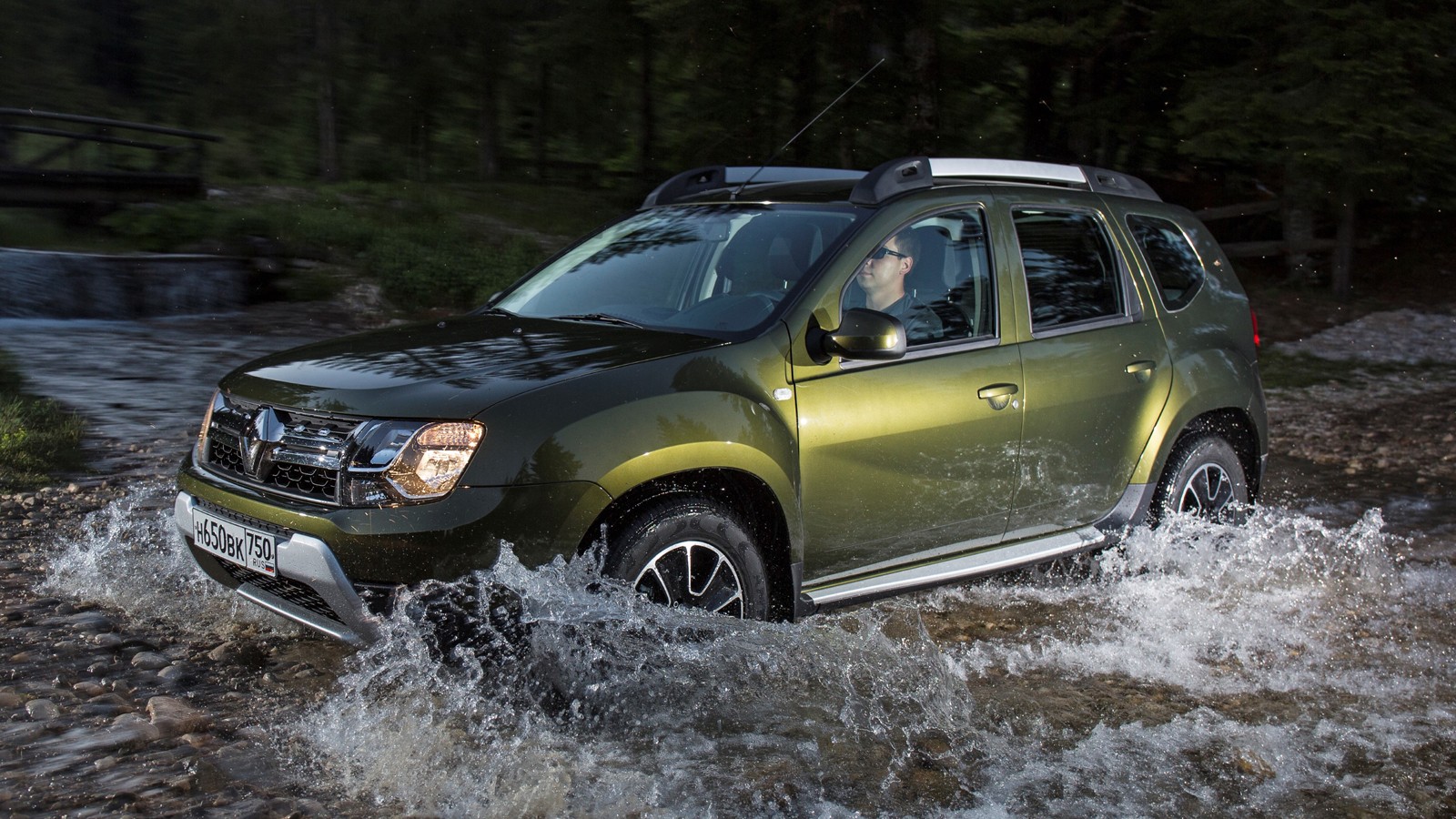 На фото: Renault Duster
