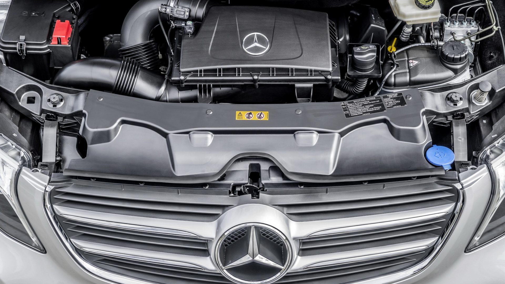 На фото: двигатель Mercedes-Benz OM651