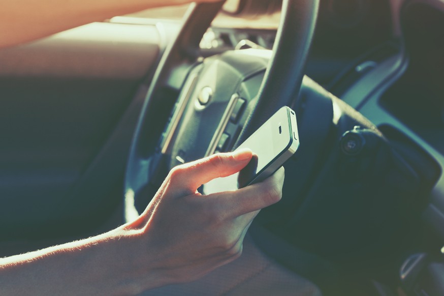 Водителей не будут наказывать с помощью смартфонов. Зачем тратились на приложение для жалоб?