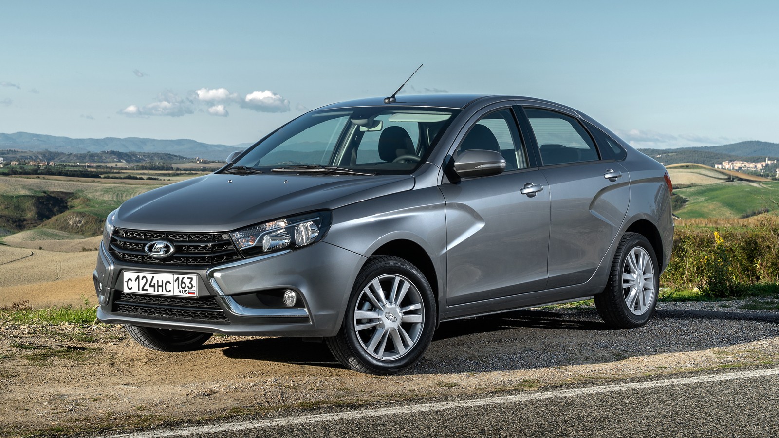 На фото: Lada Vesta