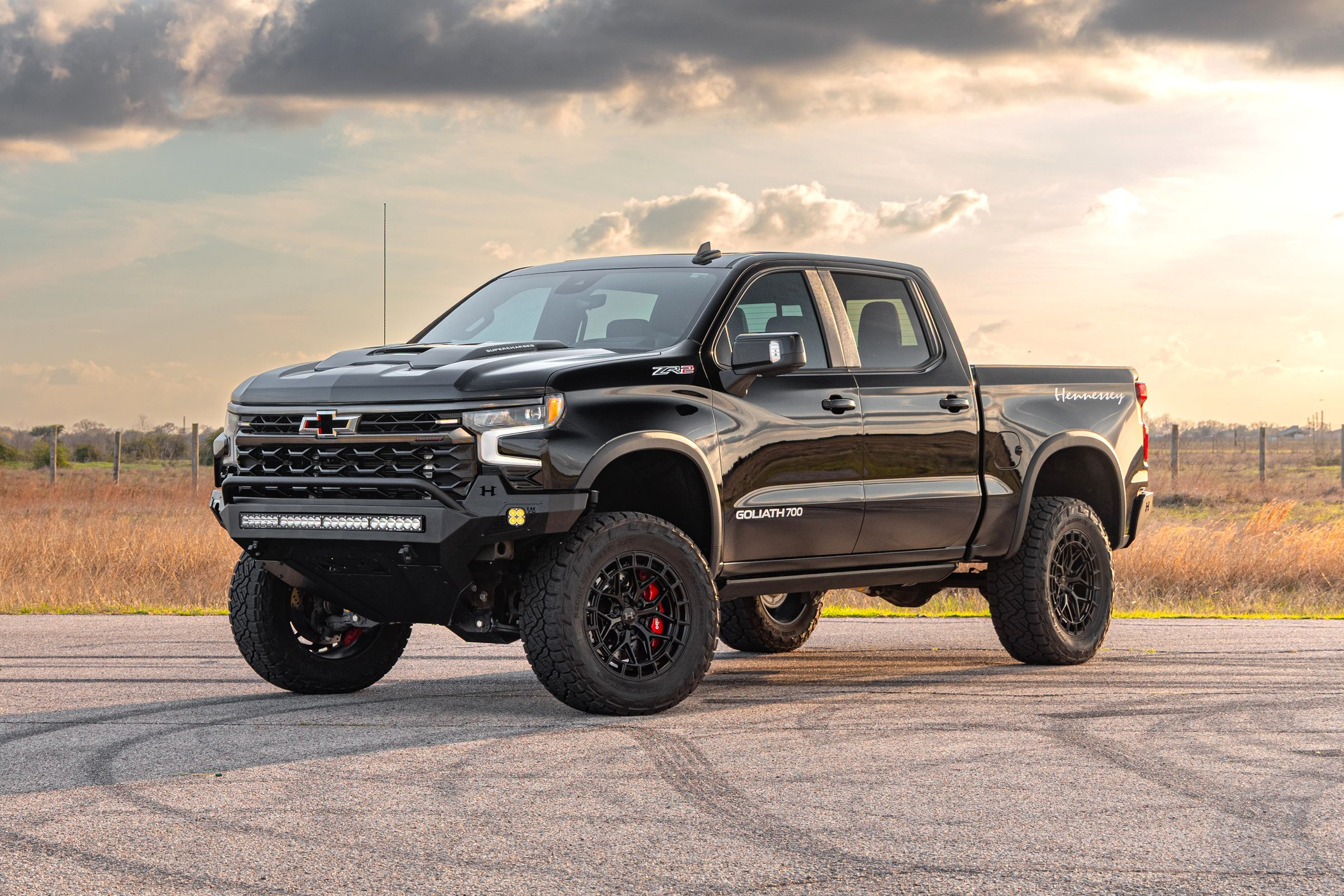Масл-трак Hennessey Chevrolet Silverado ZR2 Goliath 700: Голиаф против рептилоидов