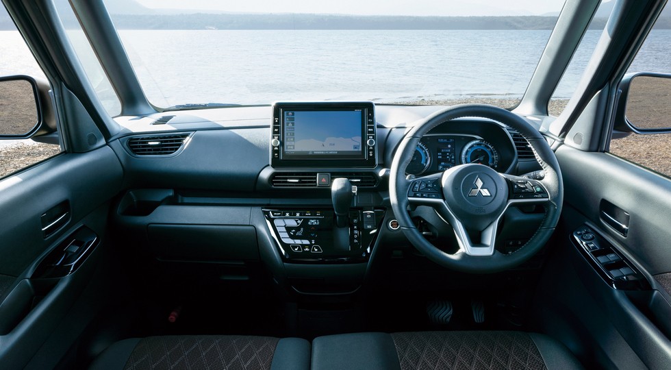 https://kolesa-uploads.ru/-/4a07715e-13af-4c8b-b81a-5598a728ed74/mitsubishi-ek-x-space-86.jpg