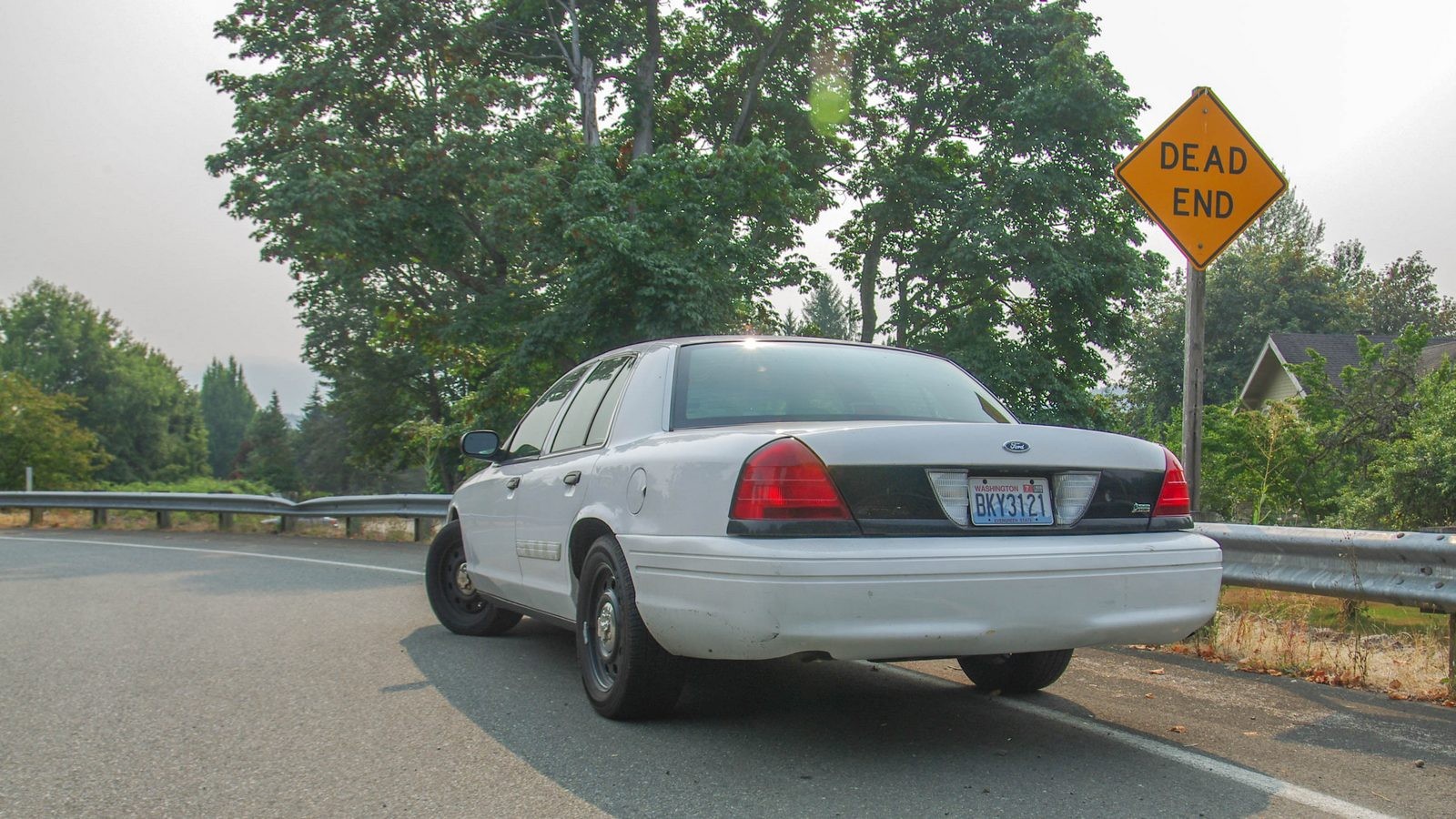 Ford Crown Victoria Police Interceptor сзади (4)