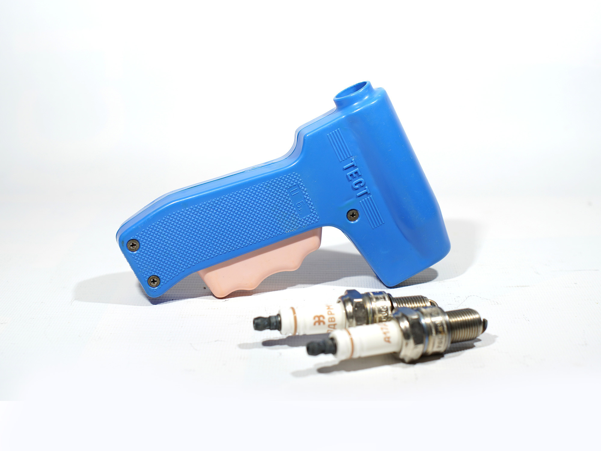 Пистолет для «жигуленка»: как разрабатывали советский тестер свечей зажигания