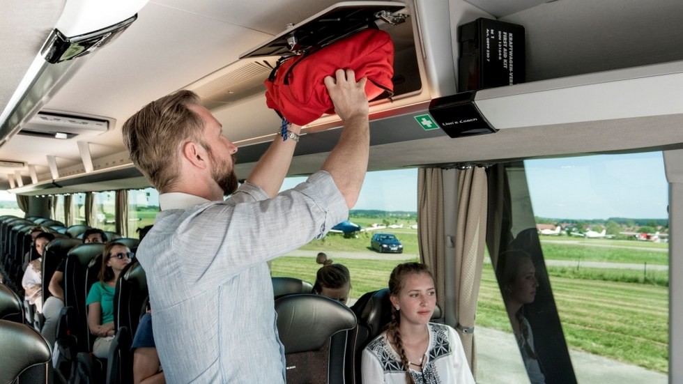 H_Bus_Coach-03_web