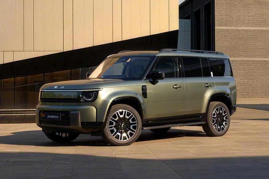 Линейку BAIC пополнил кроссовер Beijing Xingtan 5X в стиле Land Rover Defender