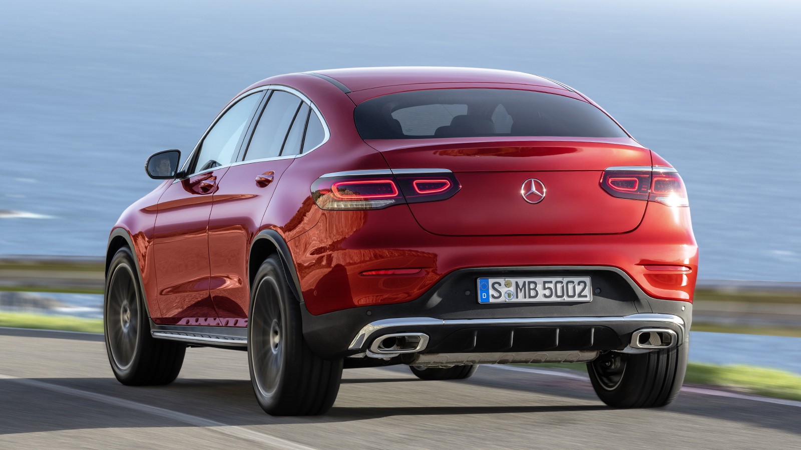 mercedes-benz_glc_300_4matic_coupe_amg_line_27