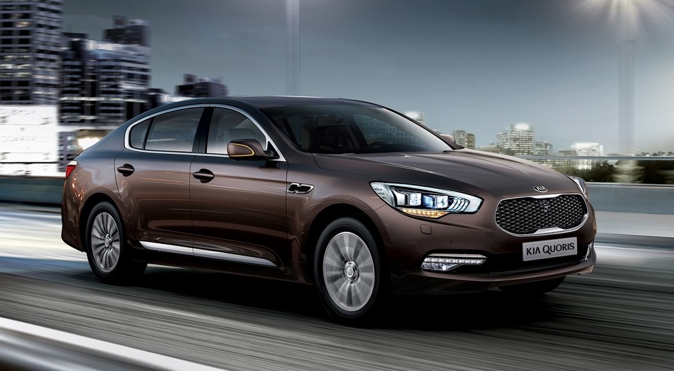 На фото: Kia K900/K9/Quoris первого поколения. У нас седан 2018 г.в. стоит от 2 819 900 рублей