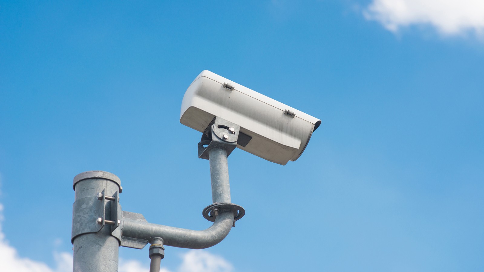 The traffic security CCTV camera operating on road detecting tra