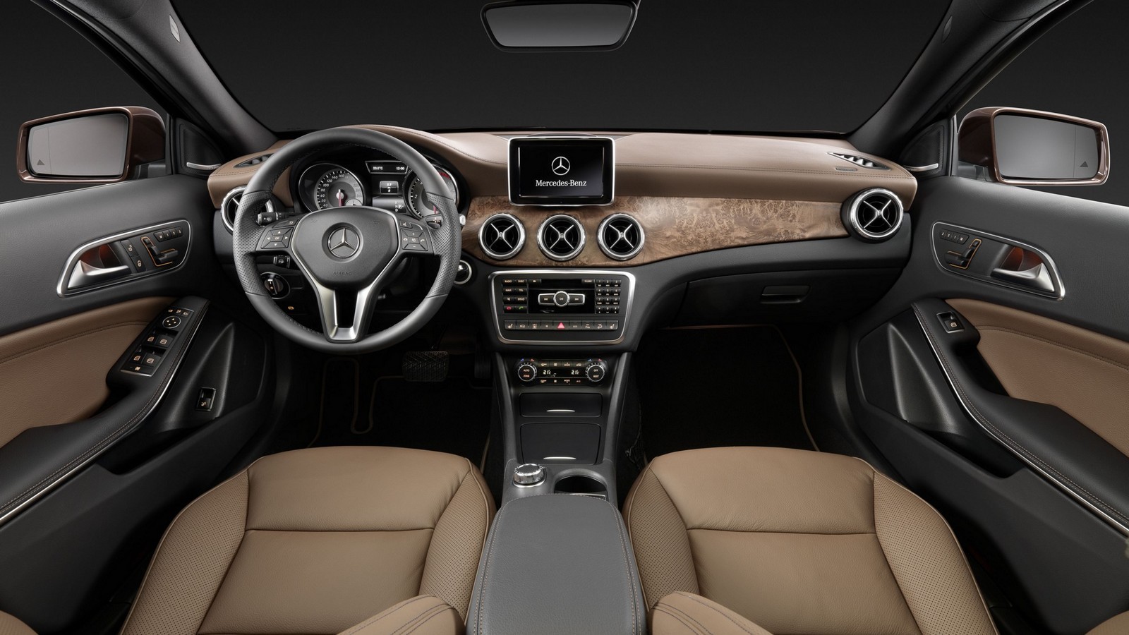 Дореформенный Mercedes-Benz GLA