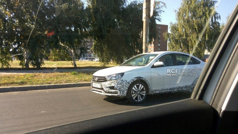 lada-vesta-se-cross-1
