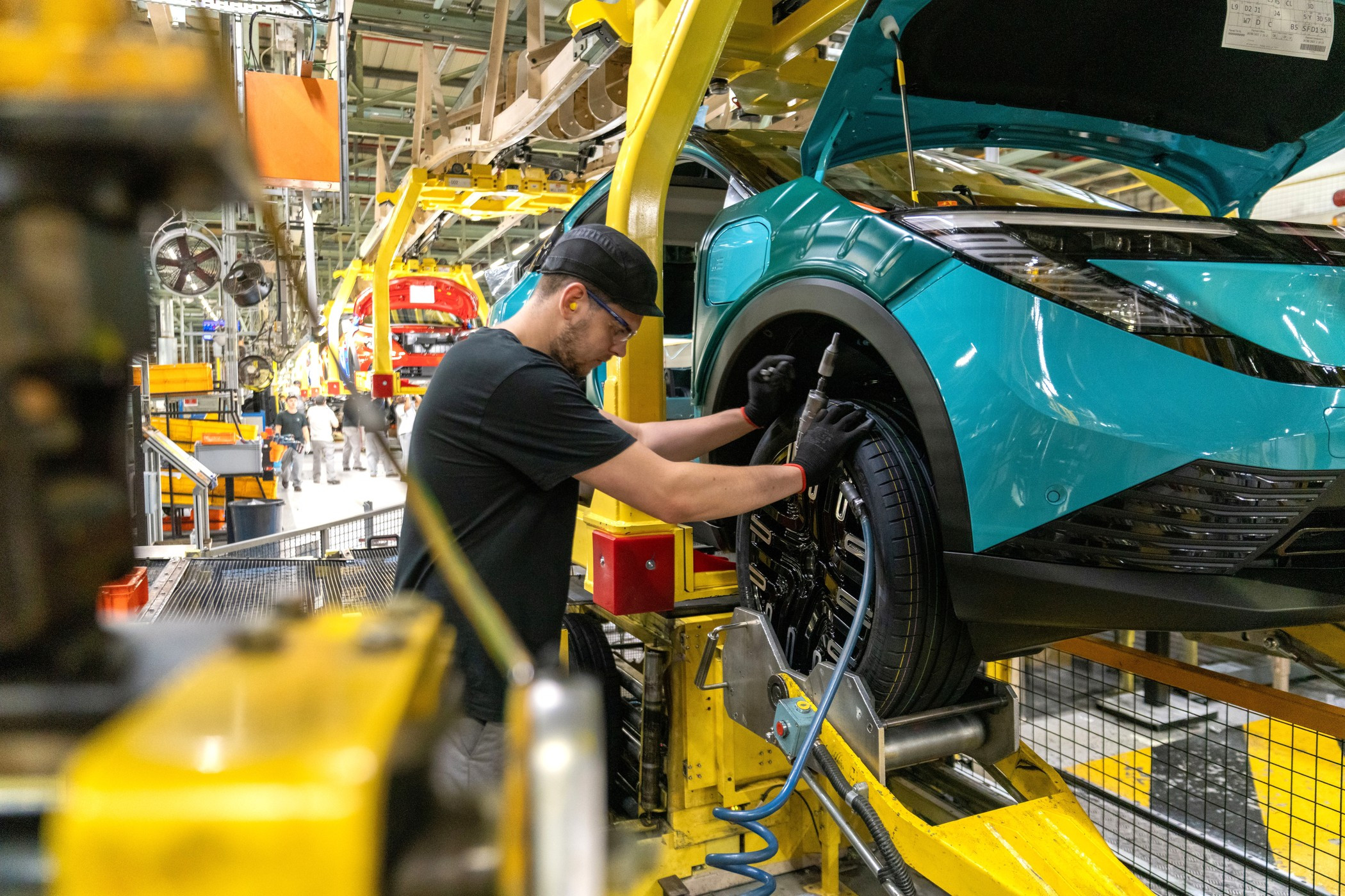 Nissan сокращает мощность завода в Великобритании, чтобы подселить сюда «китайцев»