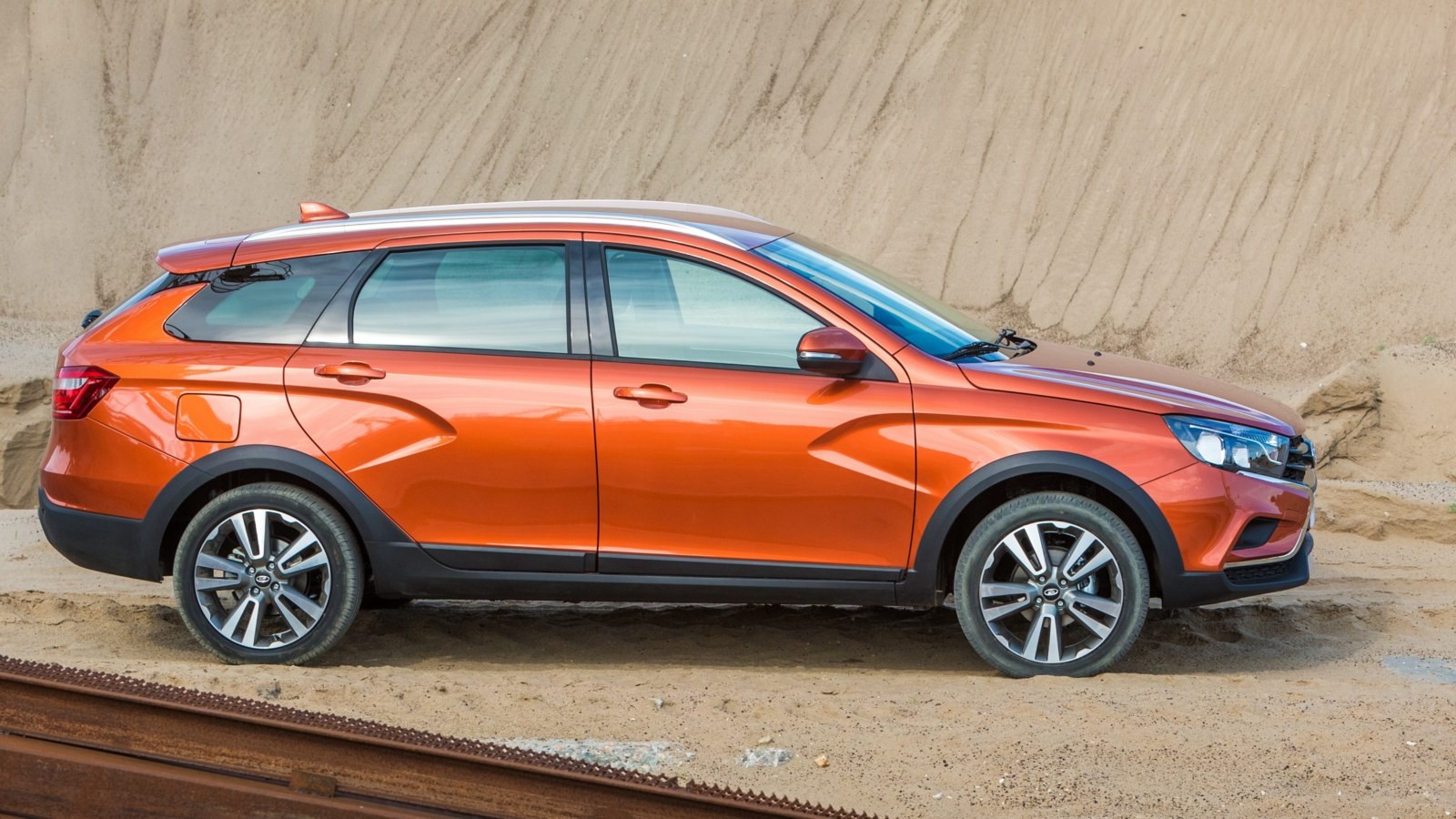 lada_vesta_sw_cross_13
