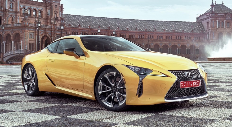 На фото: Lexus LC 500