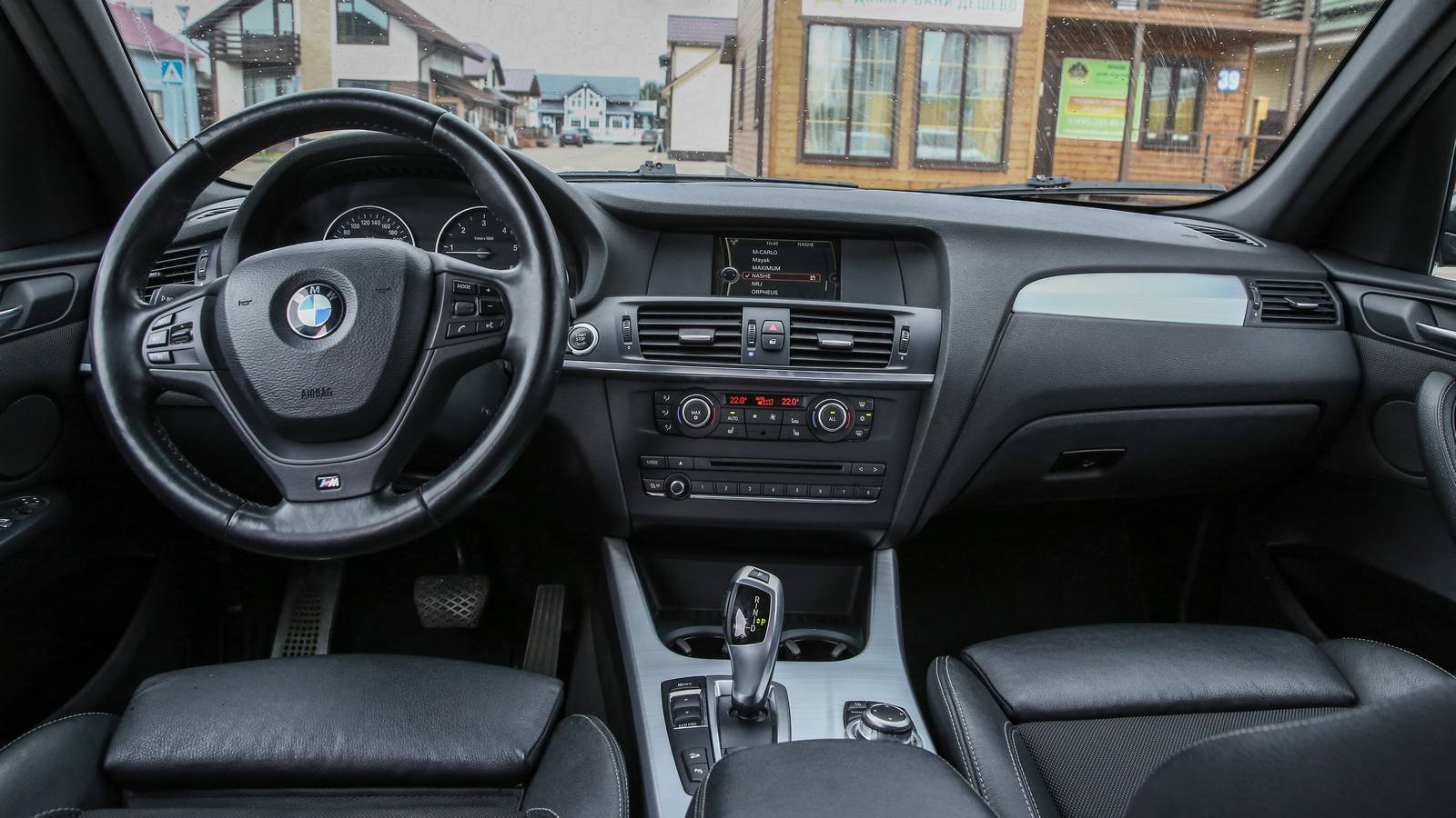BMW X3 F25 с пробегом: пластик не ломать, двери не вскрывать, электрику не трогать