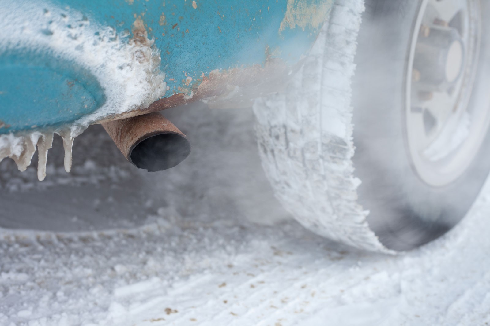 Бензин, сероводород и горелый картон: о чём говорят запахи в автомобиле?