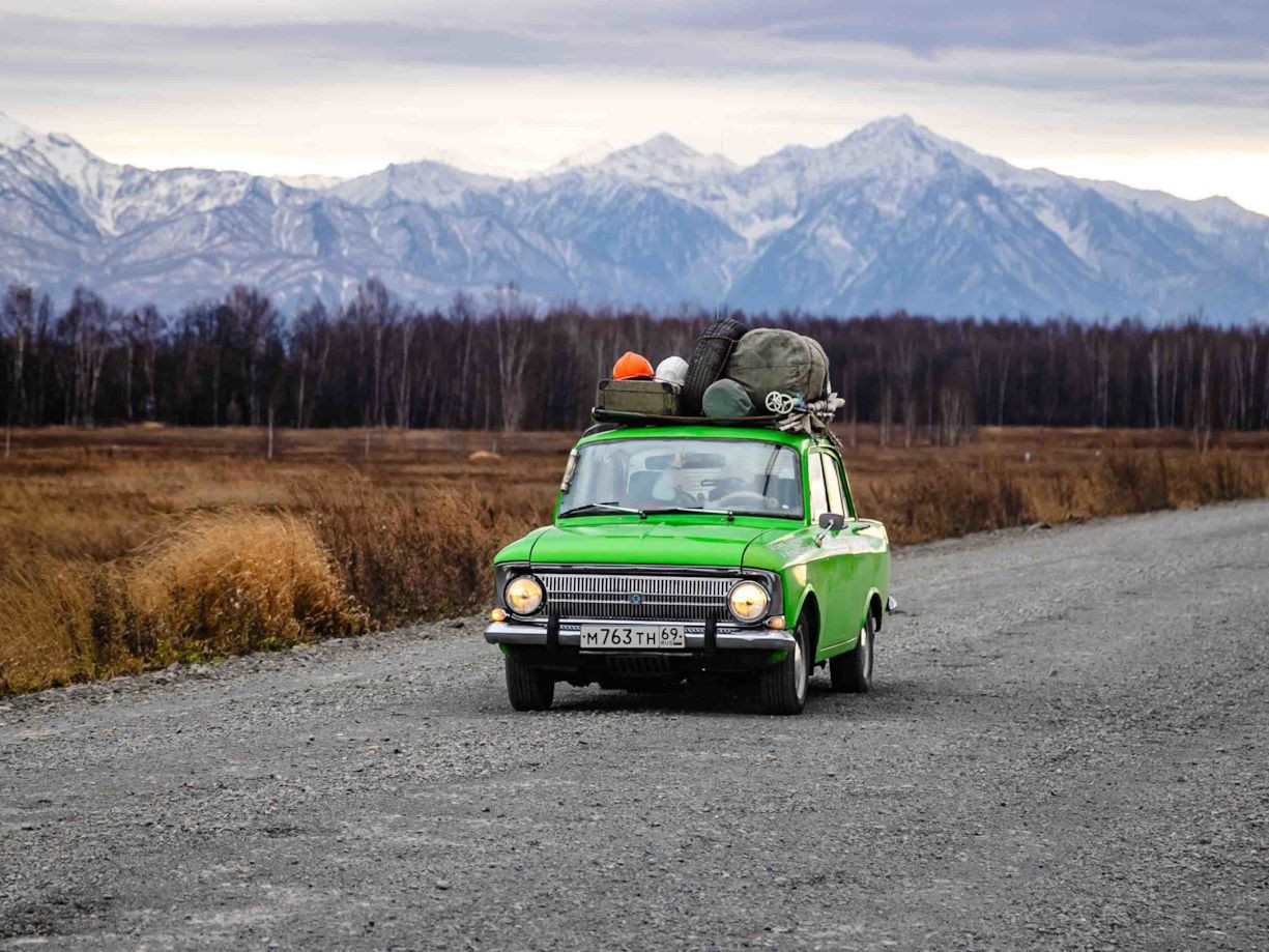 Вулканы, горячие источники и медведи: на старом Москвиче по Камчатке