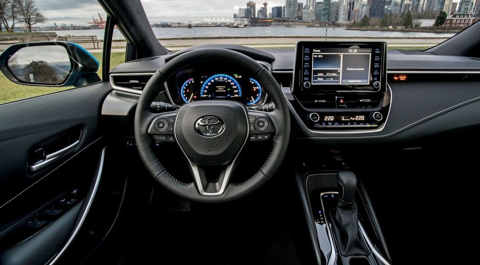 Стандартный хэтч Toyota Corolla нового поколения, версия для США