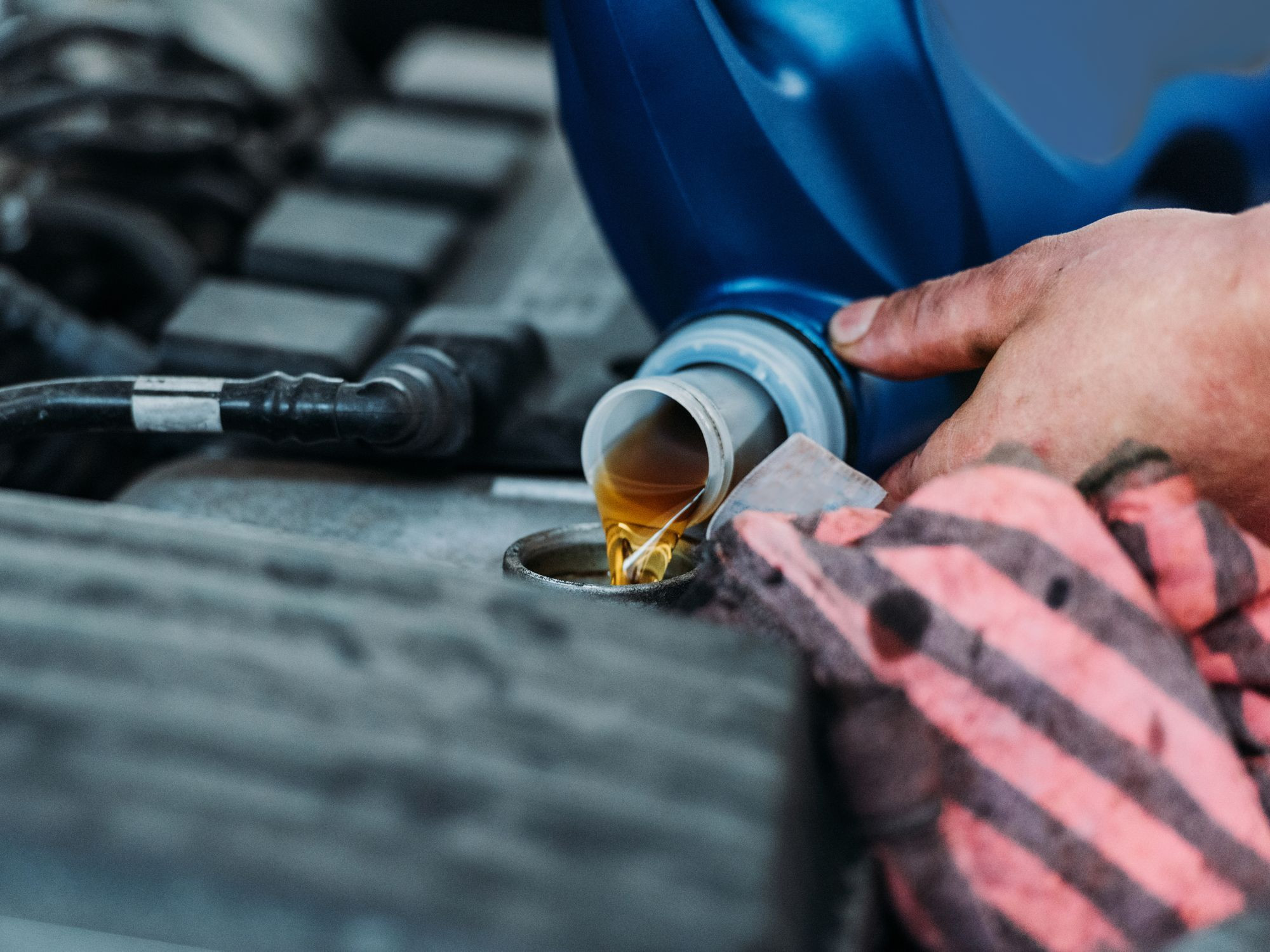 В интернете чаще всего говорят о российских производителях моторных масел