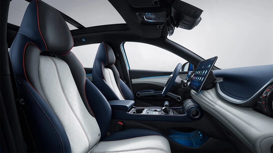 На фото: салон BYD Atto 3