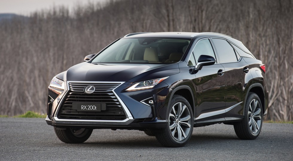 На фото: Lexus RX