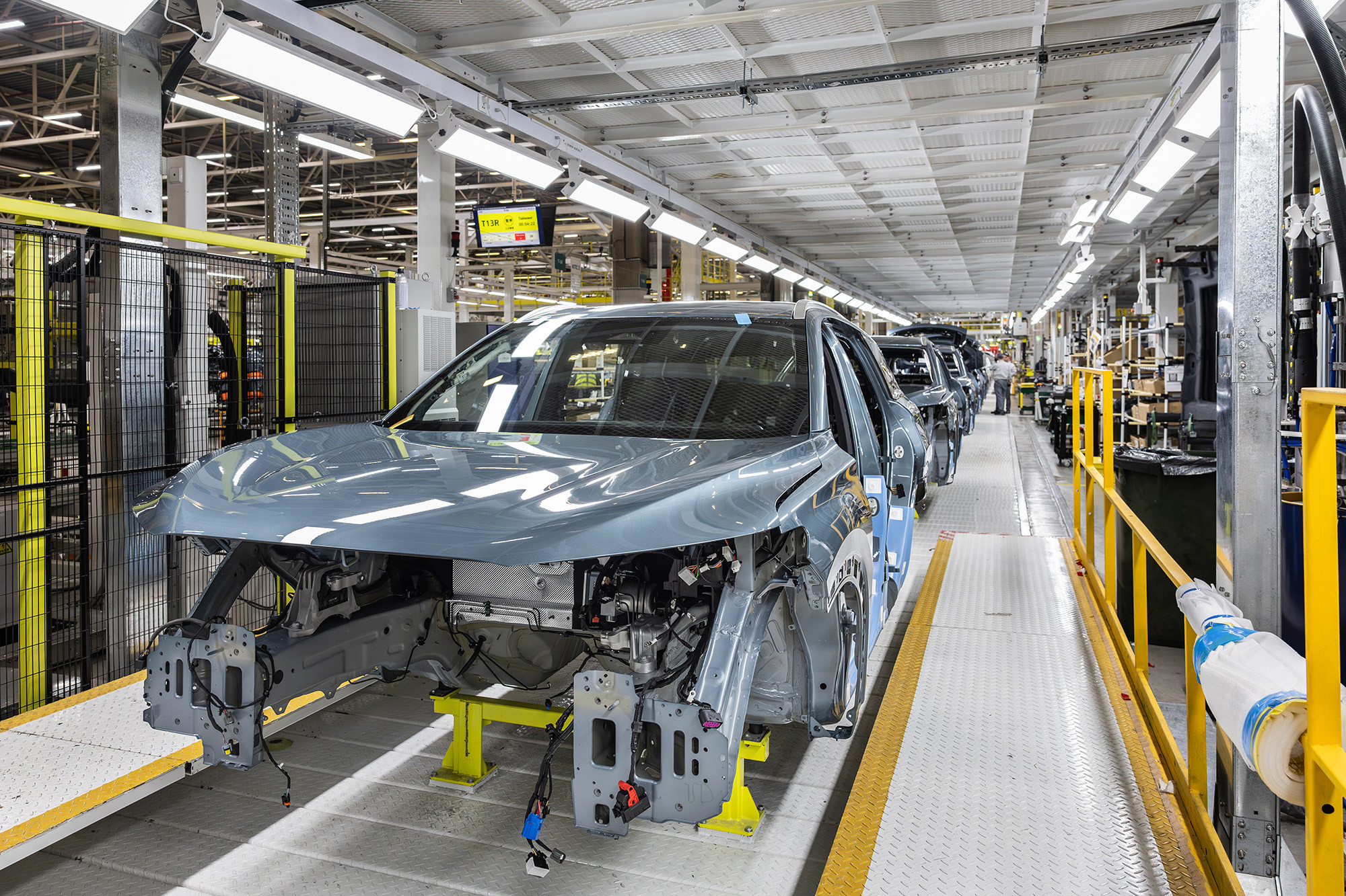 Минпромторг нашел новых партнеров для 13 автозаводов