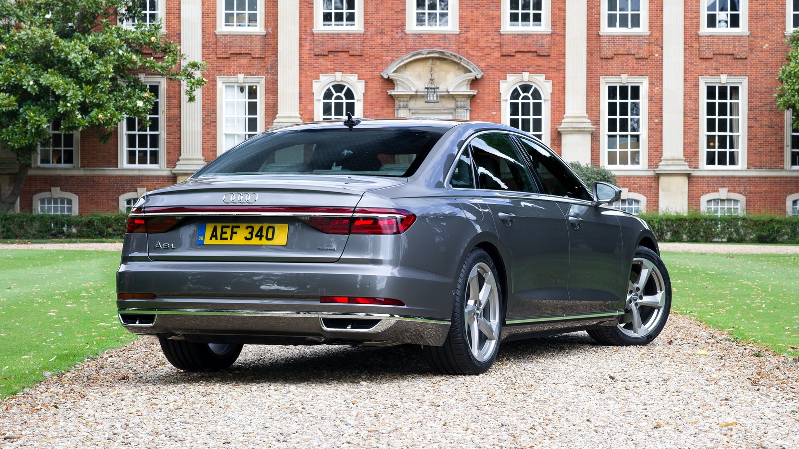 Audi A8 последнего поколения (D5)