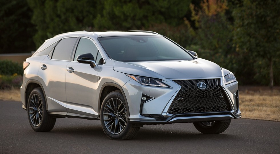 На фото: Lexus RX