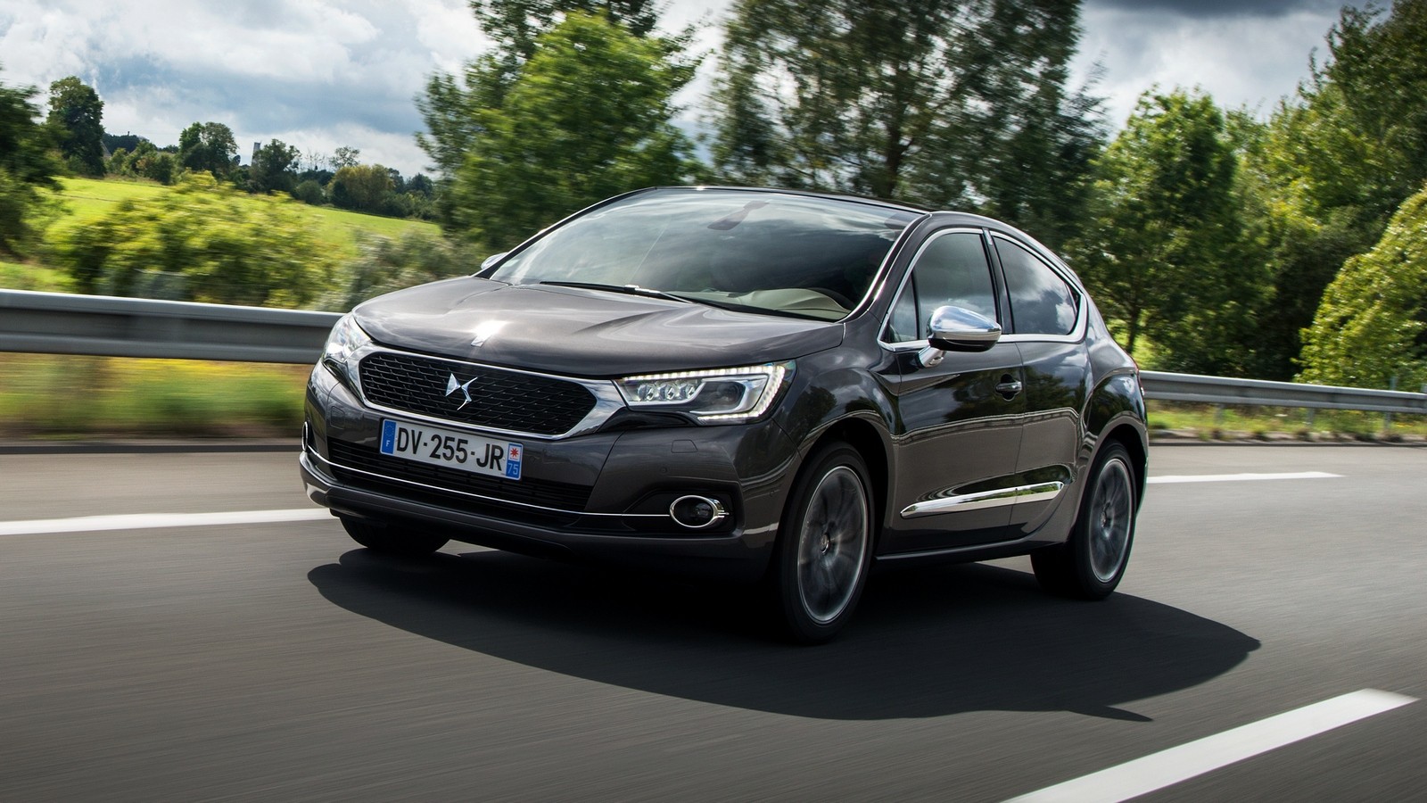 На фото: DS 4 '2015–н.в.