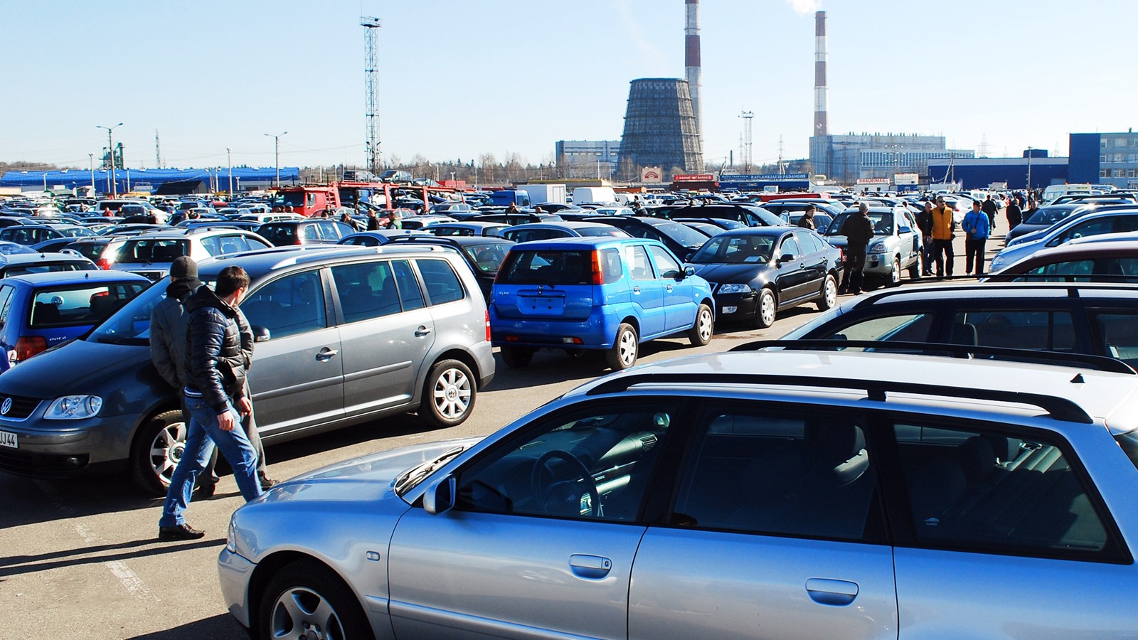 Market of second hand used cars in Kaunas city