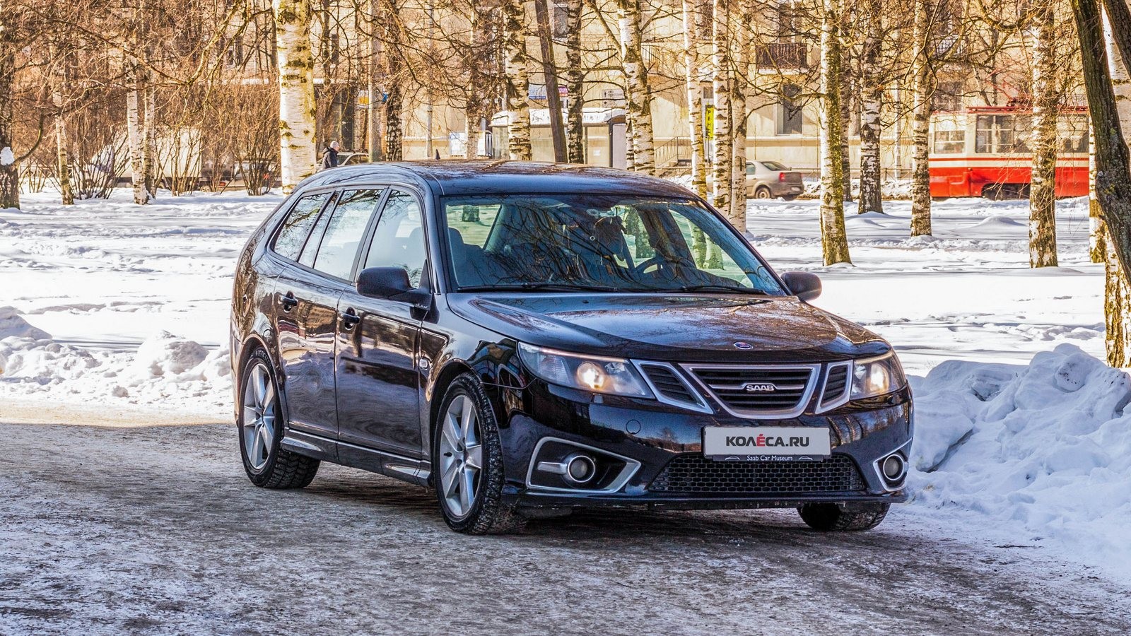 Saab 9-3 SportCombi черный вид спереди