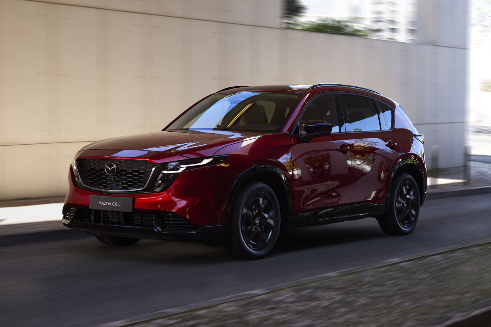Кроссовер Mazda CX-5 получил скромные обновки и подросший ценник в США