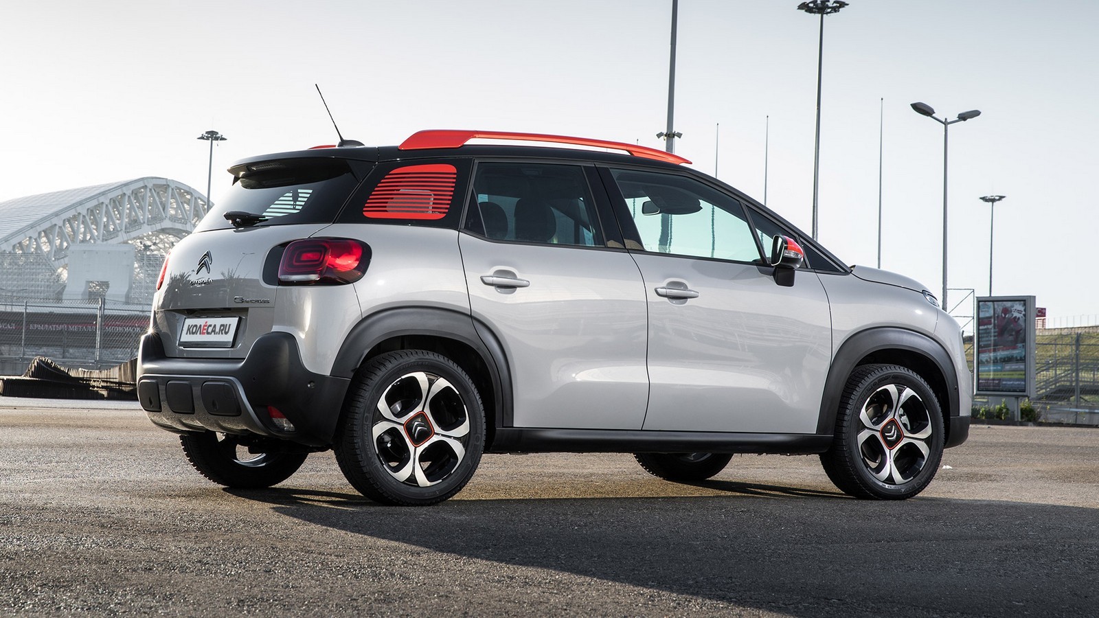 Citroen_C3_Aircross_(exterior)-19