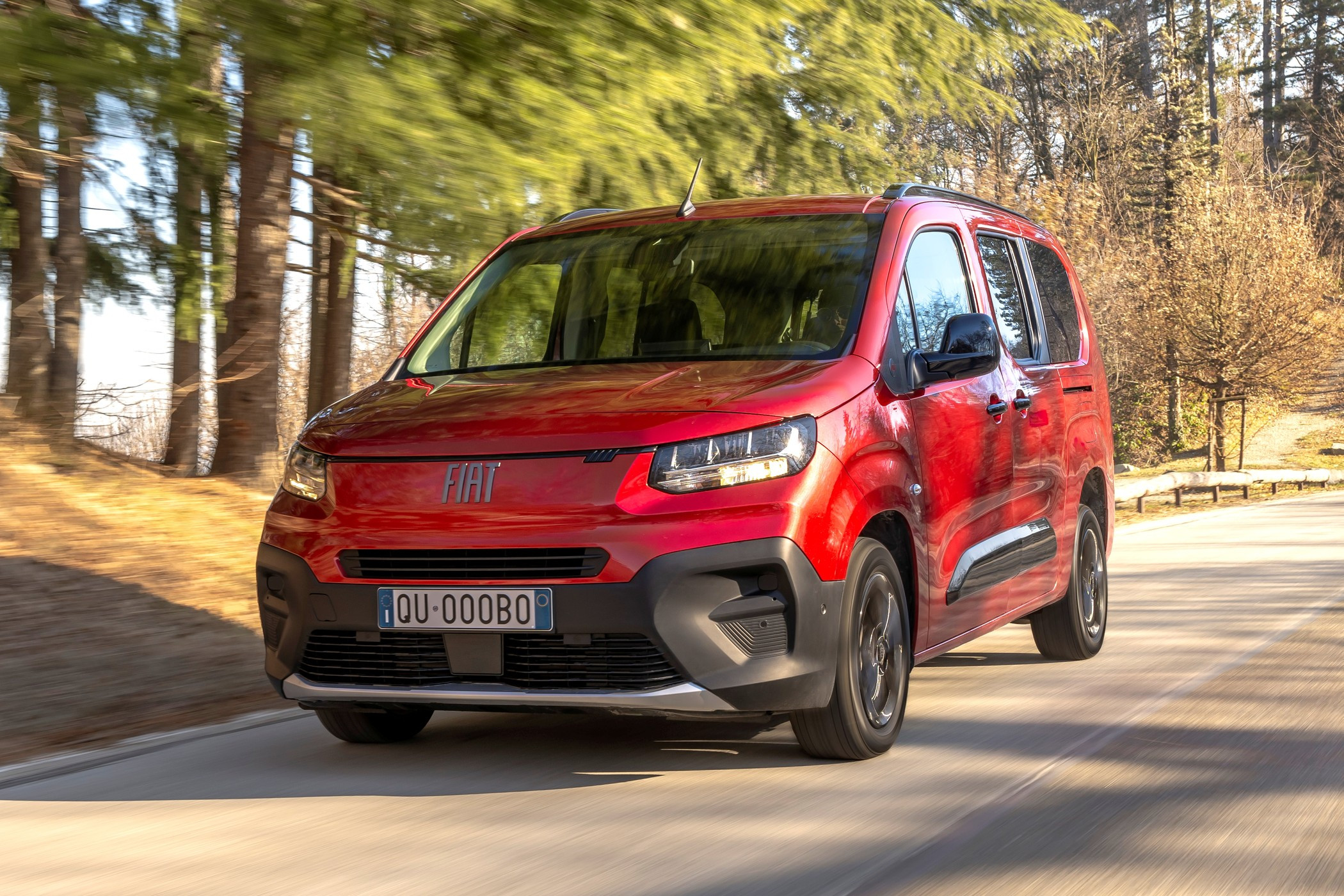 Fiat представил дешёвый компактвэн Qubo L, есть версия с дизелем и 6-ступенчатой МКП