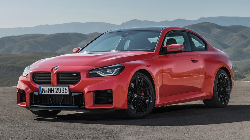 На фото: новое купе BMW M2