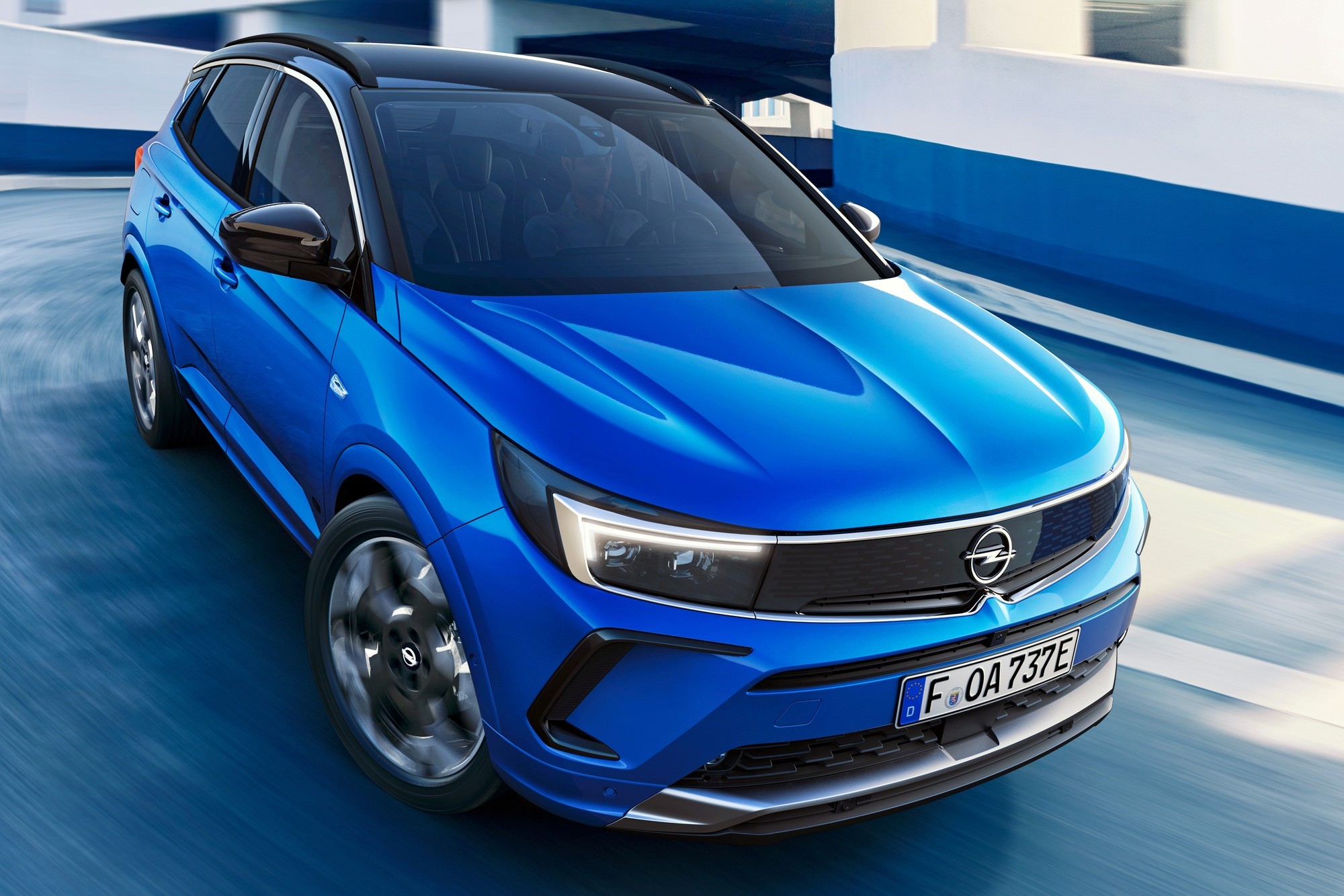 Обновлённый Opel Grandland: без «икса», но с ночным видением и матричными фарами