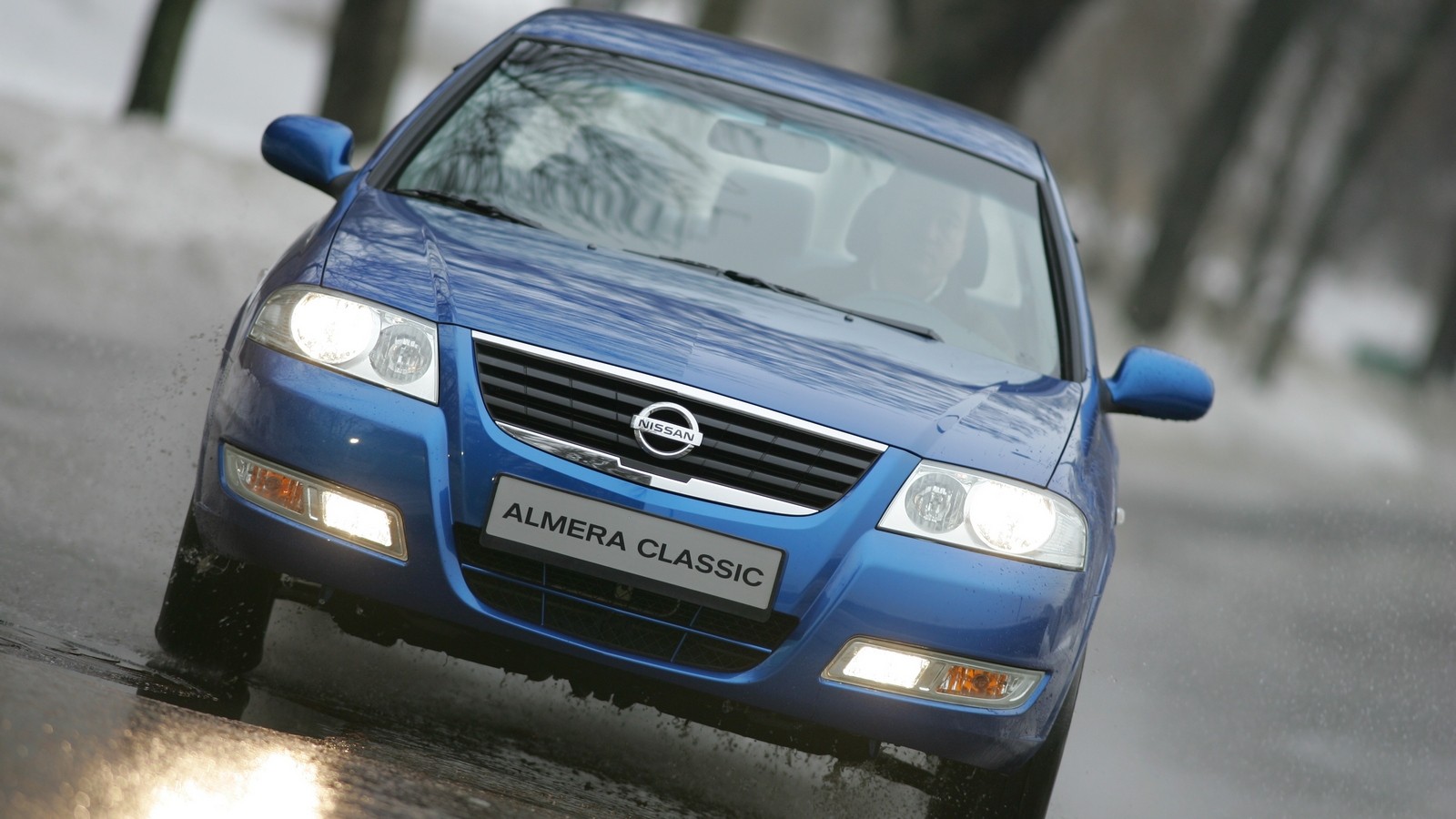 На фото: Nissan Almera Classic '2006–12