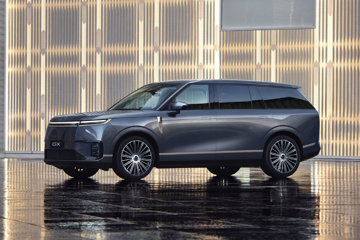 Рывок в премиум: флагманский кроссовер Xpeng GX выходит на рынок с «полным фаршем»